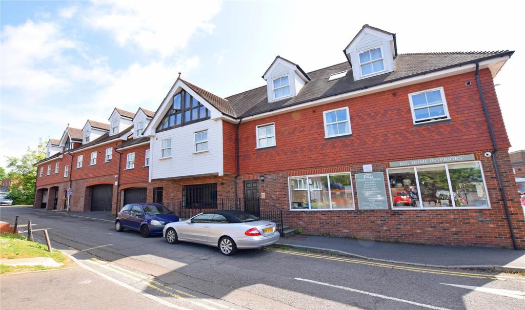 UCKFIELD 2 bed flat £900 pcm (£208 pw)