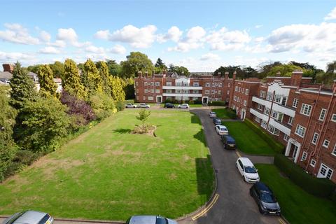 2 bedroom flat for sale - Knighton Court, Knighton Park Road, Leicester