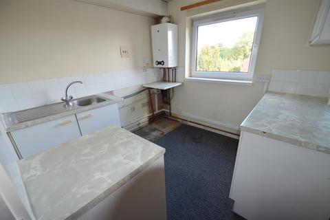 2 bedroom flat for sale - Knighton Court, Knighton Park Road, Leicester