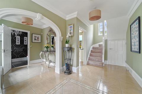115 Castledon Road, Wickford, SS12 0EG