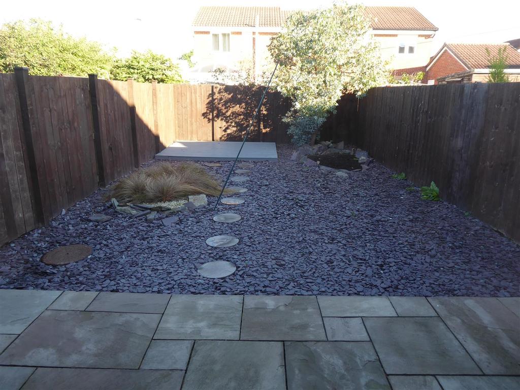 Bramblefields, Northallerton 3 bed semidetached house £725 pcm (£167 pw)