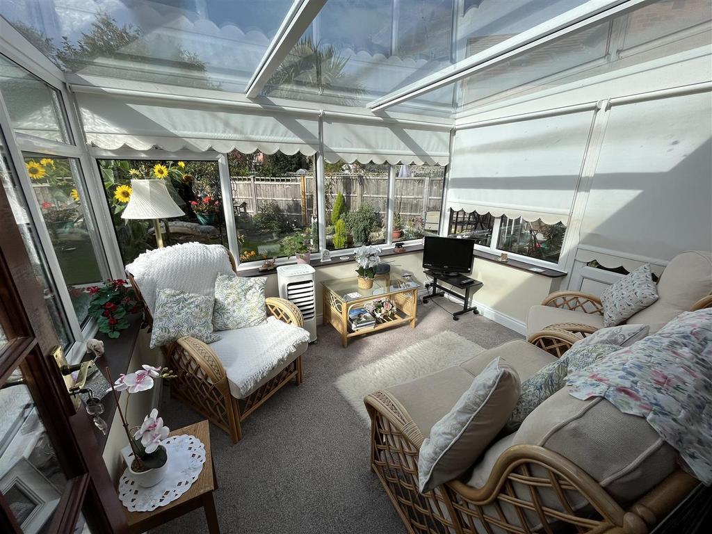 Granville Road, Wilmslow 3 bed semidetached house £499,950