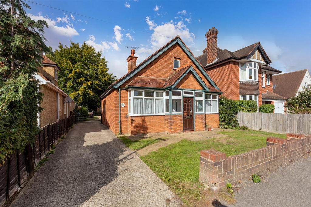 Alwyn Road, Maidenhead 2 bed bungalow for sale £525,000