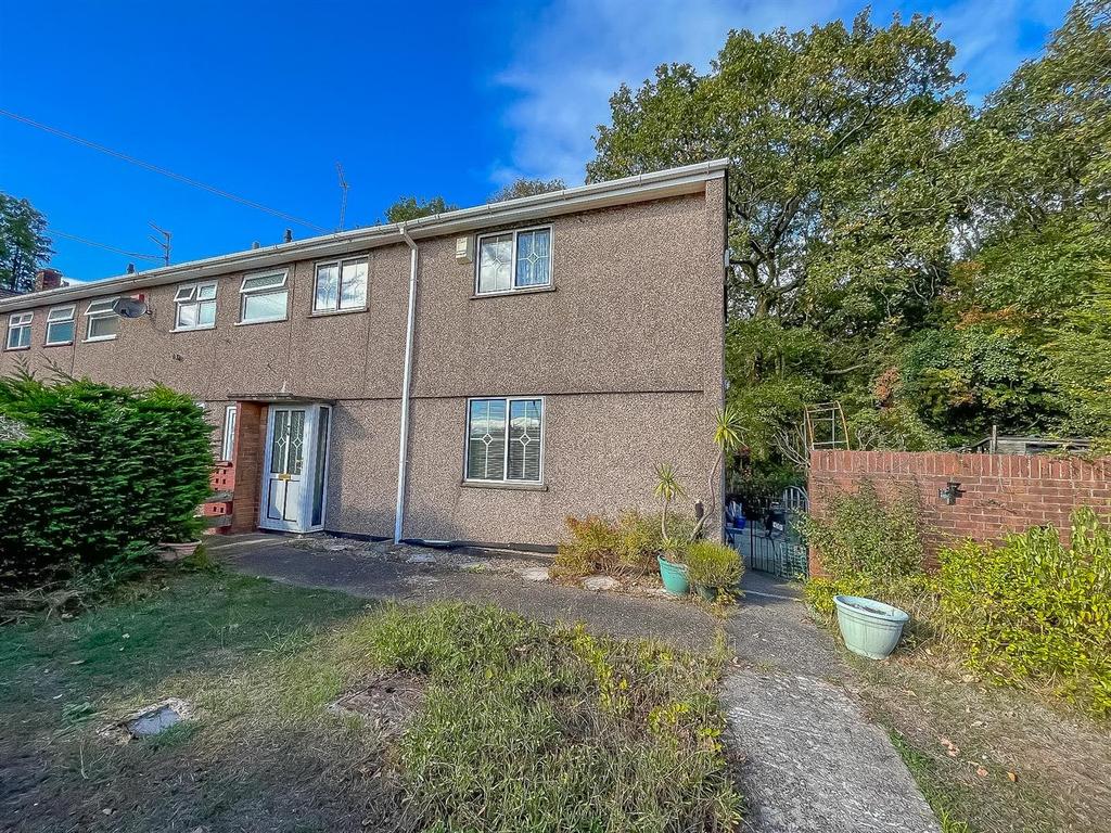 Howe Circle, Newport 3 bed terraced house for sale £155,000