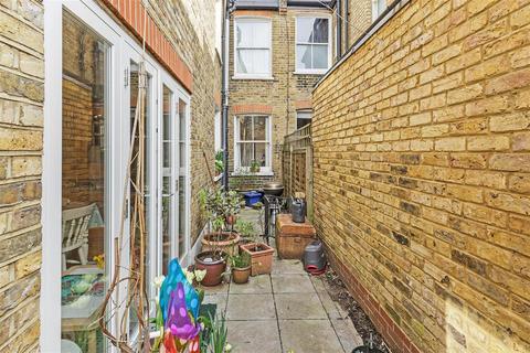 2 bedroom flat to rent, Bangalore Street, Putney, SW15