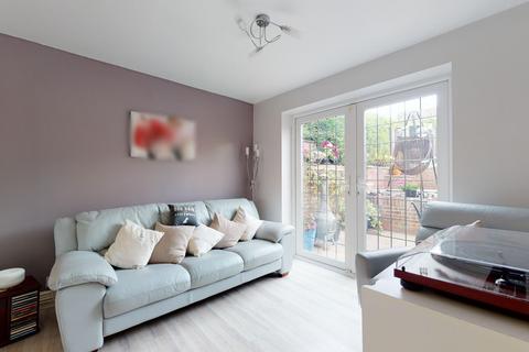 98 Flowerhill Way, Istead Rise, Gravesend, DA13 9DW