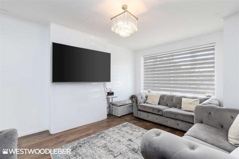 19 Landmead Road, Cheshunt, Waltham Cross, EN8 9HP