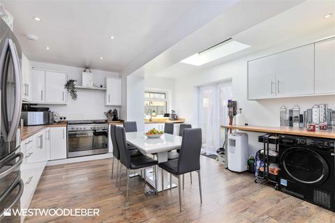 19 Landmead Road, Cheshunt, Waltham Cross, EN8 9HP