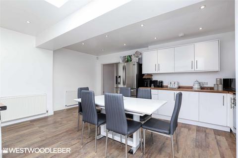 19 Landmead Road, Cheshunt, Waltham Cross, EN8 9HP