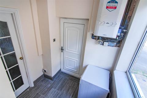 48 Summer Lane, Wombwell, Barnsley, S73 8HE