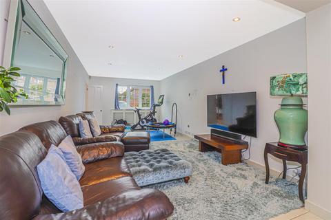 4 Ashbourne Road, Broxbourne, EN10 7DF
