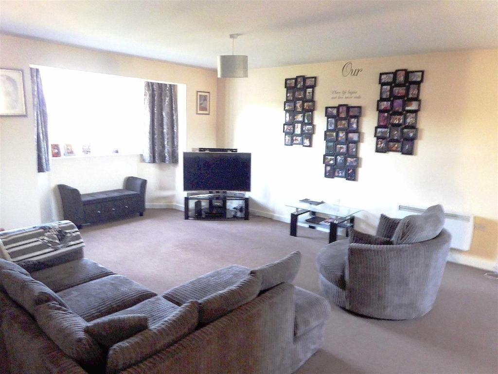 Pudsey 2 bed apartment £725 pcm (£167 pw)