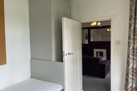 3 bedroom flat to rent, Flat 3, 889 Bristol Road, Selly Oak, Birmingham