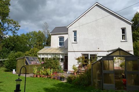 5 bedroom property with land for sale - Heol Capel Ifan, Pontyberem