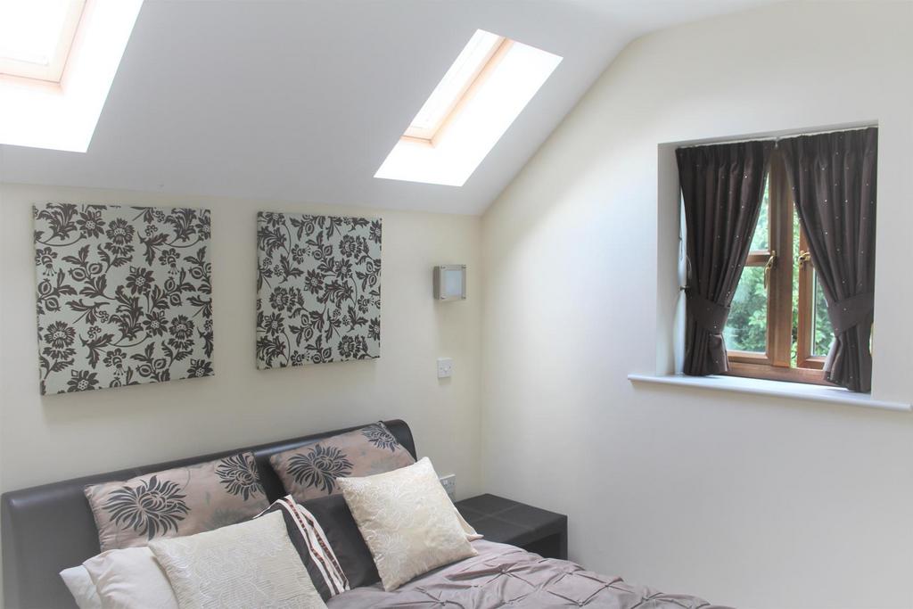 Master bedroom1.JPG