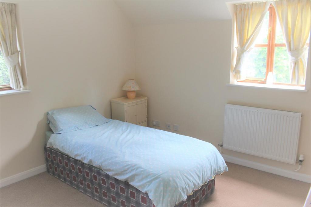 Bed2 (2).JPG