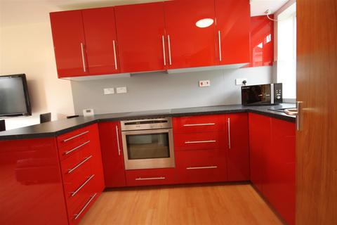 4 bedroom terraced house to rent, 30 Watermill CloseSelly OakBirmingham