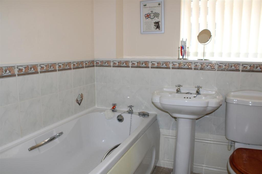 28 Bathroom.jpg