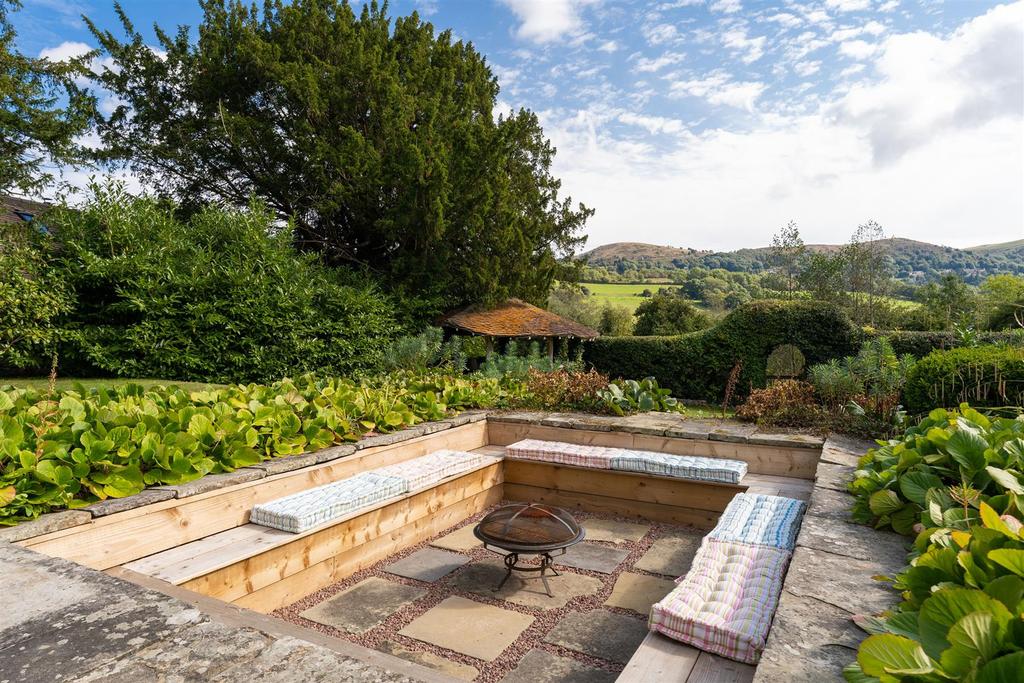 Bank Farm - by Ralph Media Group 01774.jpg