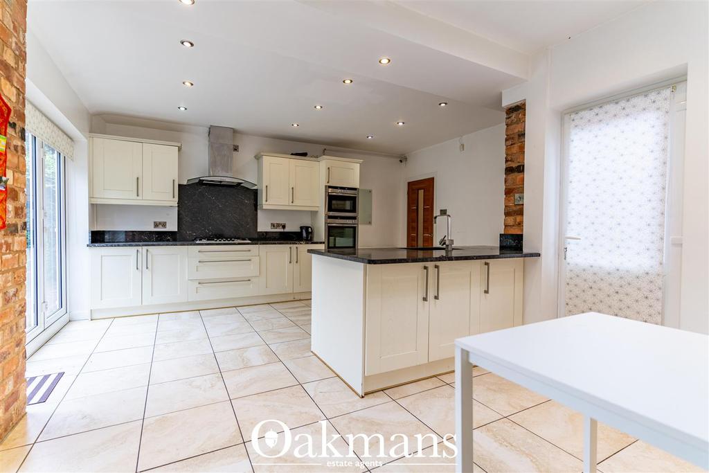Fitz Roy Avenue, Birmingham 3 bed house £1,850 pcm (£427 pw)