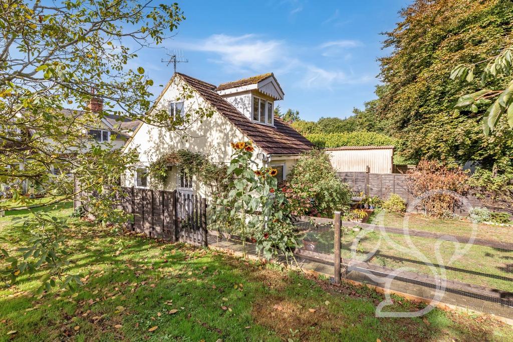 Grove Lane, Chelmondiston, Ipswich 1 bed detached house £900 pcm (£