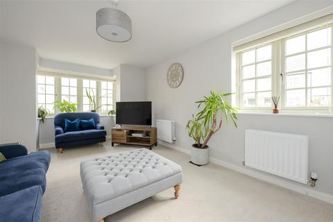 10 Valetta Way, Moreton-in-marsh, GL56 0FG