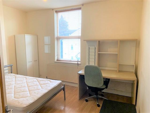 Bedroom 22.jpg
