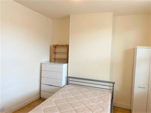 Bedroom 2222.jpg