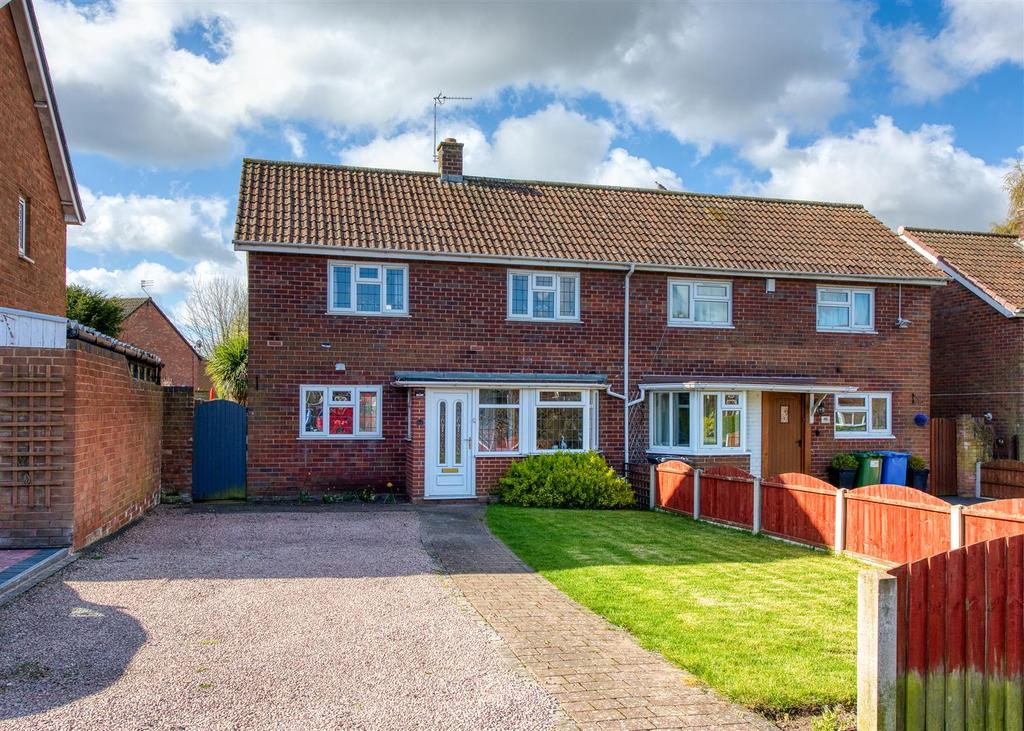 48 Van Diemans Road, Wombourne 3 bed semidetached house £895 pcm (£207 pw)