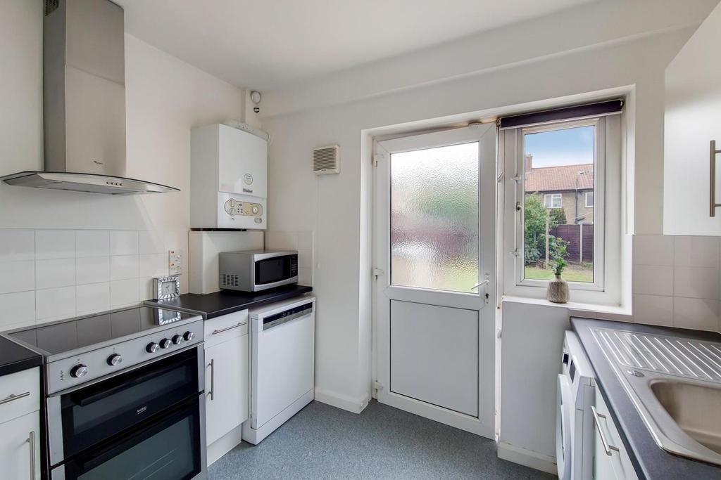 4 Kitchen-1.jpg