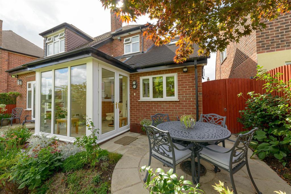 Mount Drive, Nantwich 4 bed detached house £625,000