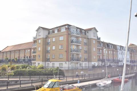 2 bedroom flat for sale - The Piazza, Eastbourne