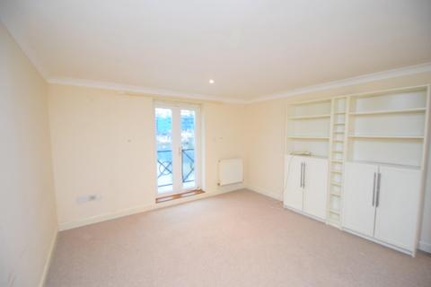 2 bedroom flat for sale - The Piazza, Eastbourne