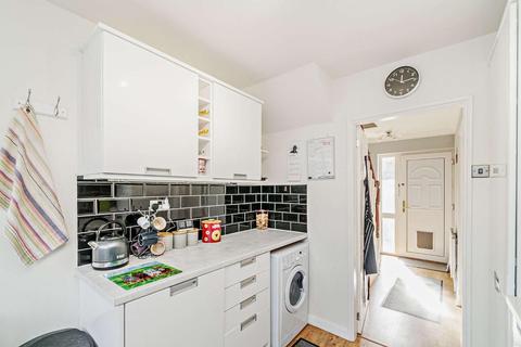 6 Durham Way, Harrogate, HG3 2TB