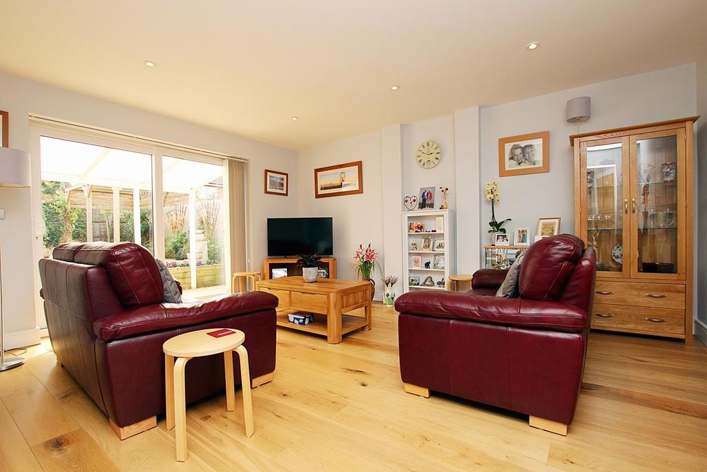 Beacon Close, Shefford, SG17 3 bed detached bungalow for sale £450,000