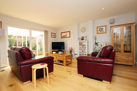 3 bedroom detached bungalow for sale - Beacon Close, Shefford, SG17