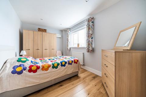 1 Beacon Close, Shefford, SG17 5ZE