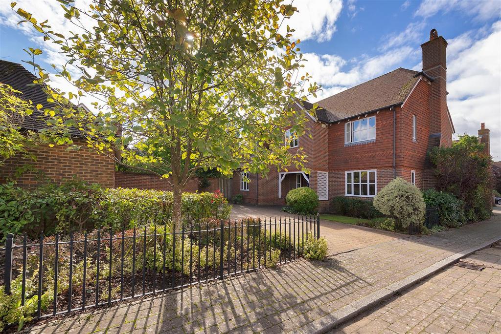 Townsend Square, Kings Hill 5 bed detached house £975,000