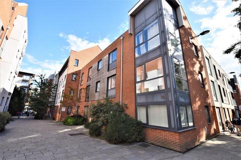 2 bedroom flat to rent - French Court, 63 Castle Way, Southampton, Hampshire