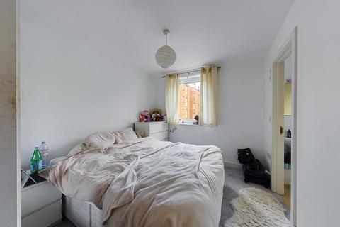 2 bedroom flat to rent - French Court, 63 Castle Way, Southampton, Hampshire