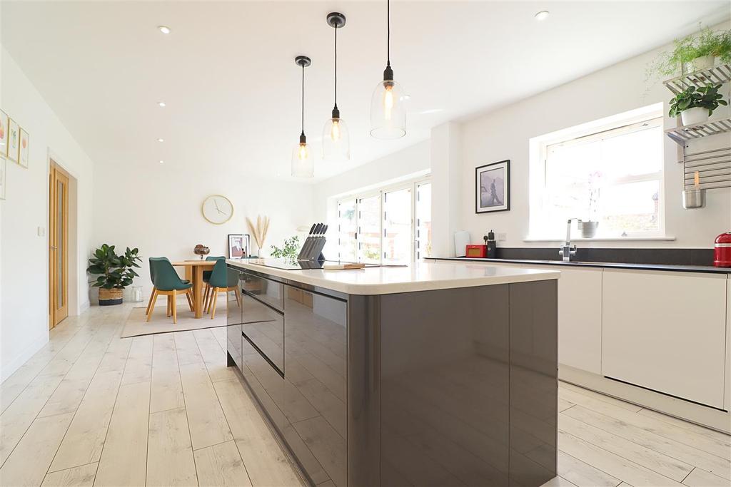 Westgate, North Cave, Brough 5 bed detached house £499,950