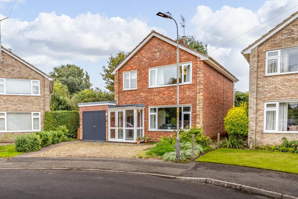 Churchill Drive, Spalding 3 bed detached house £299,995