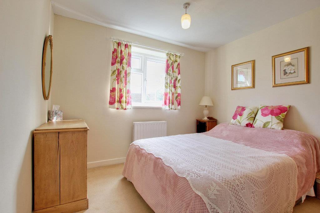 Bedroom 2 (rear)