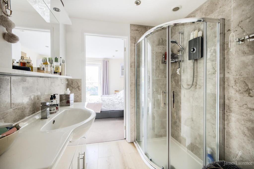 Annexe - Jack &amp; Jill Shower Room