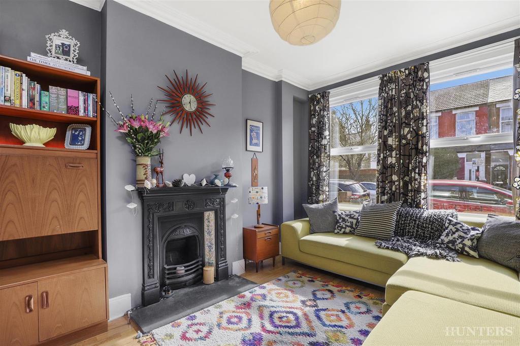 Seymour Avenue, London, N17 3 bed end of terrace house £575,000