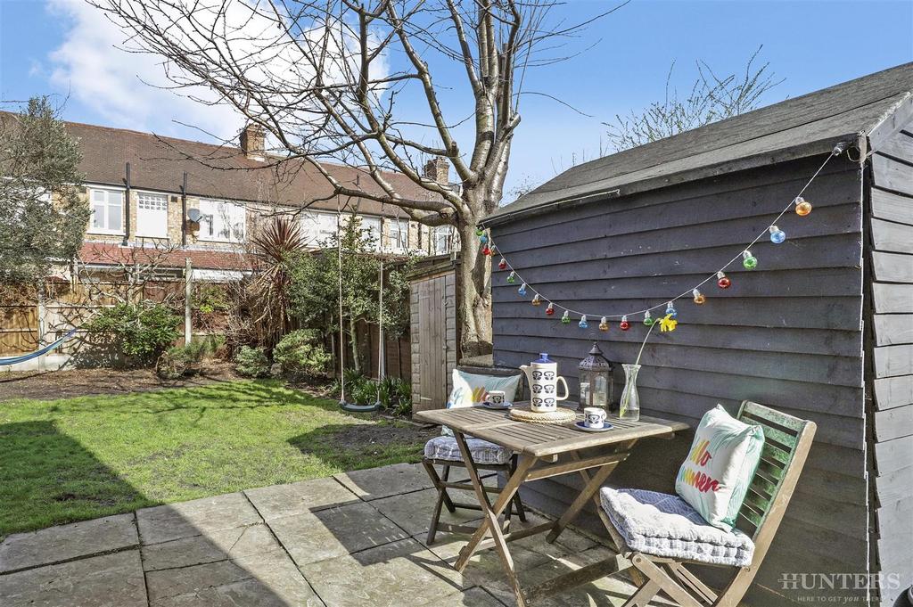 Seymour Avenue, London, N17 3 bed end of terrace house £575,000