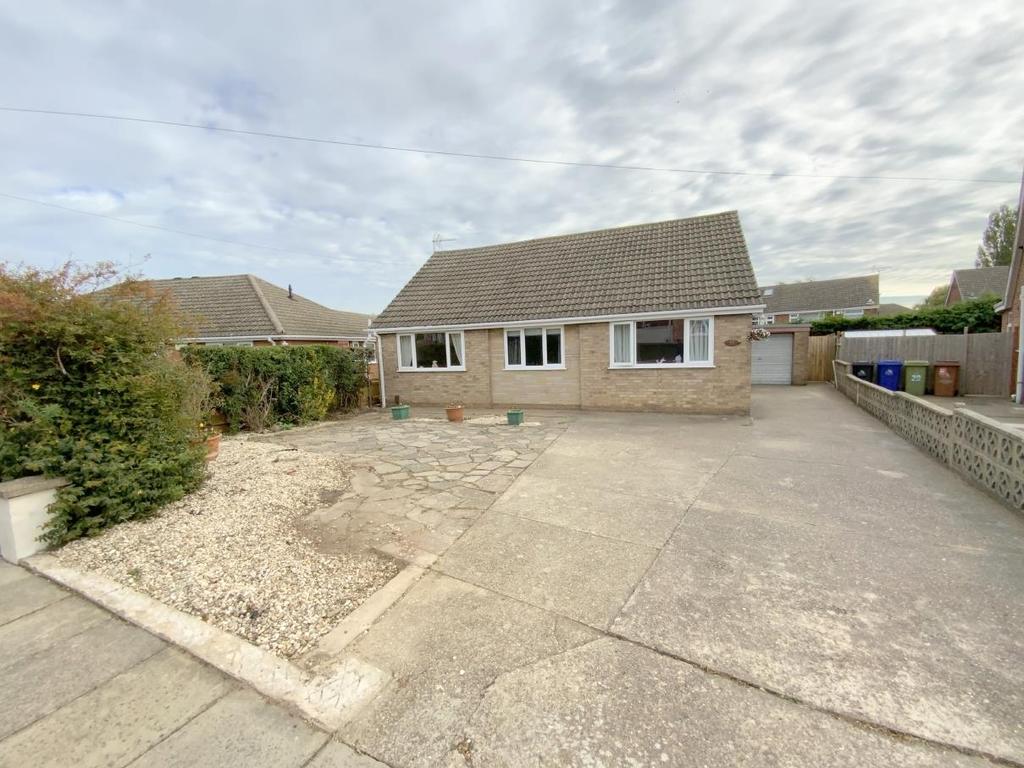 Priory Road, Grimsby 3 bed detached bungalow for sale £225,000