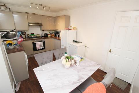 40 Donnington, Bradville, Milton Keynes, MK13 7HH