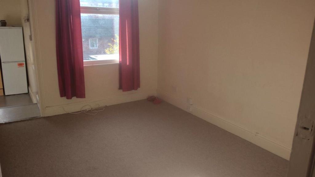 Beech Avenue, New Basford, NG7 7LJ 1 bed flat - £525 pcm (£121 pw)