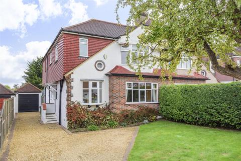 44 Oaks Avenue, Worcester Park, KT4 8XD